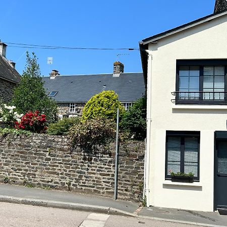 La Petite Maison Pont-d'Ouilly Extérieur photo